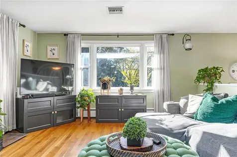 10 Highland Road North Kingstown RI 02874