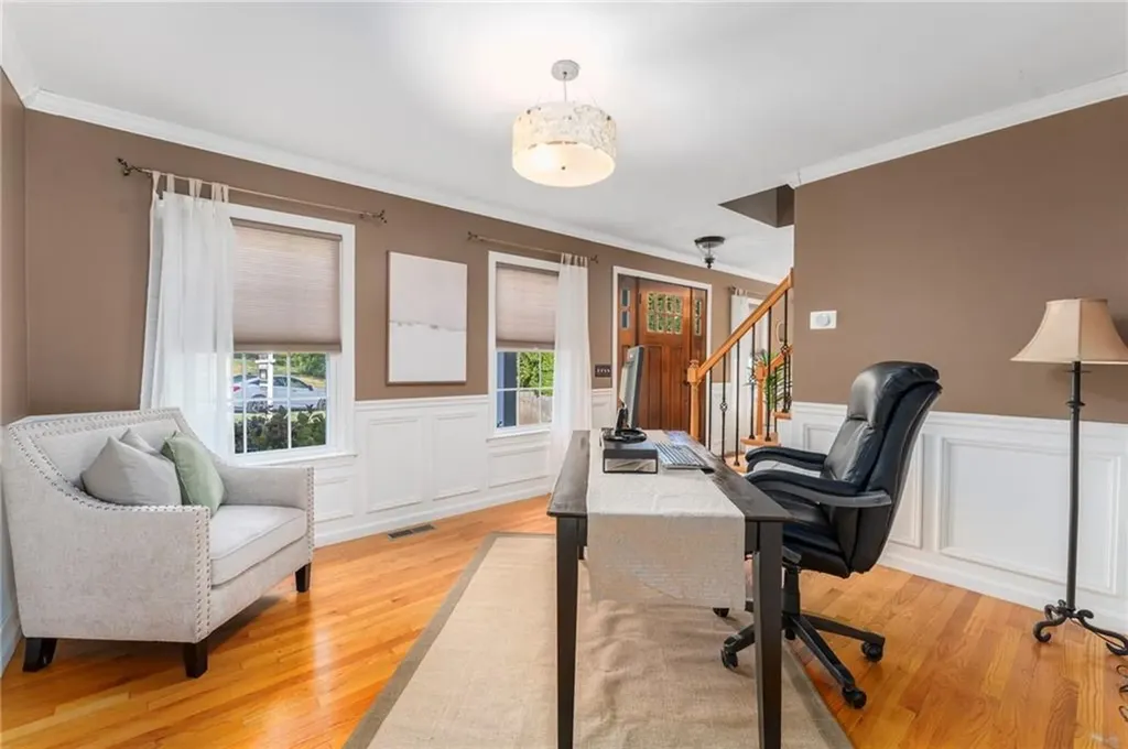 16 Taylor Lane Warwick RI 02886