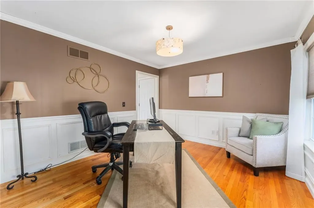 16 Taylor Lane Warwick RI 02886