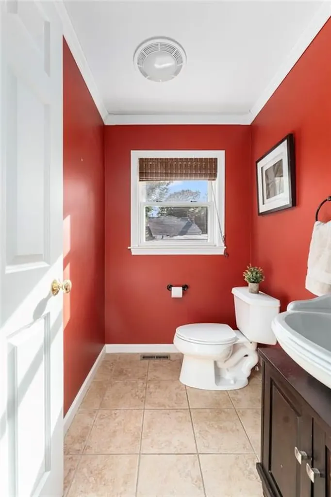 16 Taylor Lane Warwick RI 02886