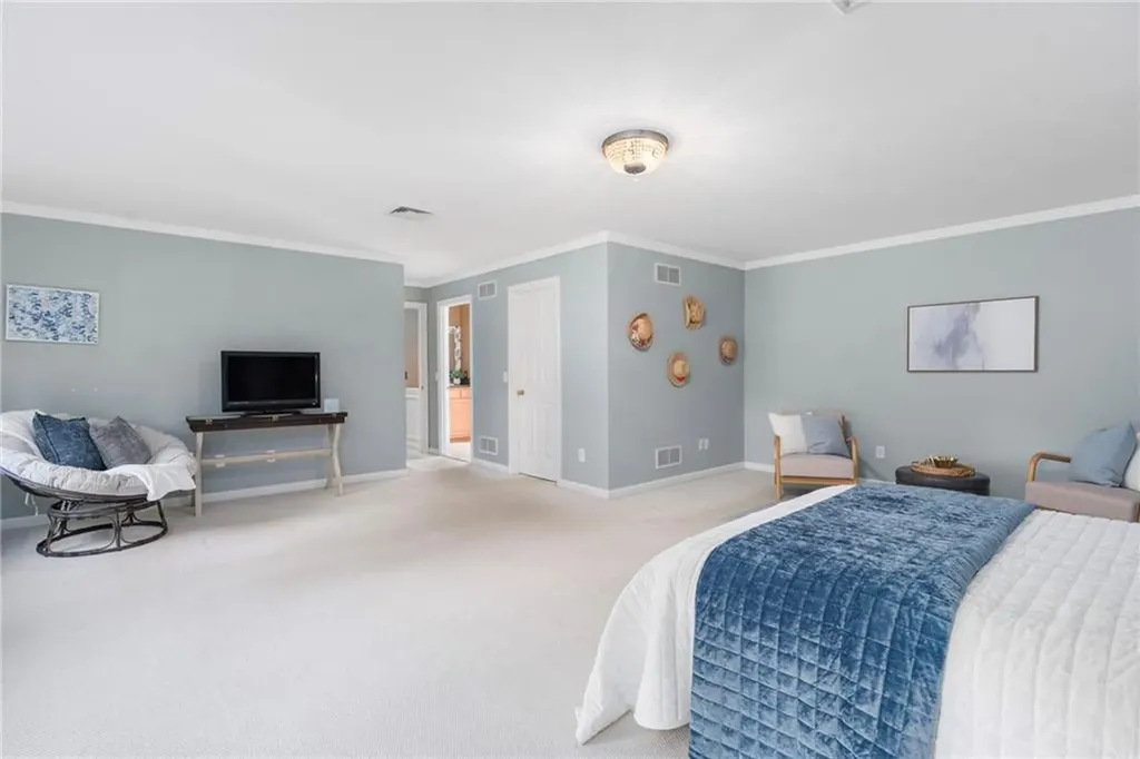 16 Taylor Lane Warwick RI 02886