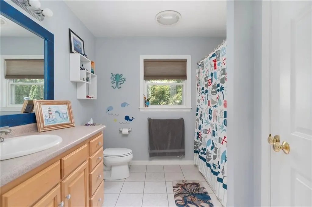 16 Taylor Lane Warwick RI 02886