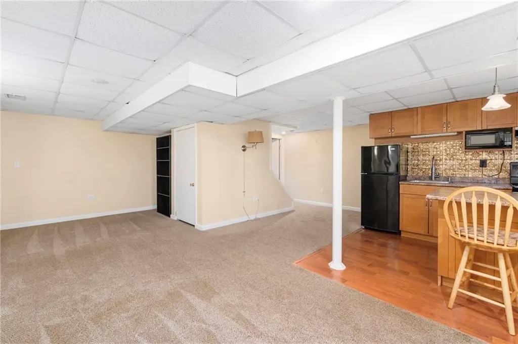 16 Taylor Lane Warwick RI 02886