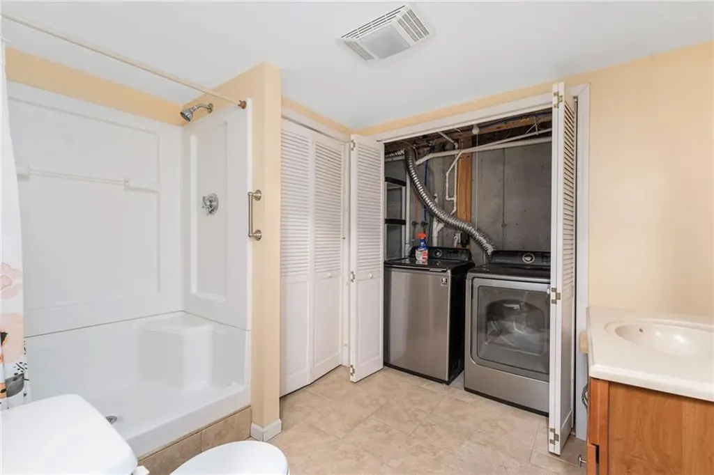 16 Taylor Lane Warwick RI 02886