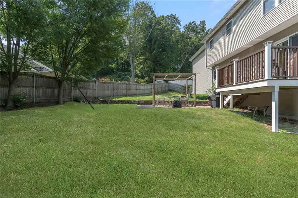 16 Taylor Lane Warwick RI 02886