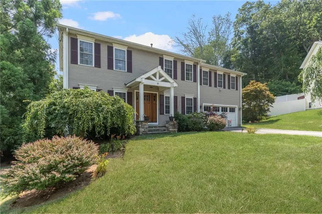 16 Taylor Lane Warwick RI 02886