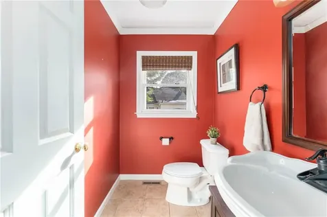 16 Taylor Lane Warwick RI 02886