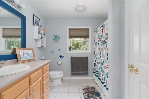 16 Taylor Lane Warwick RI 02886