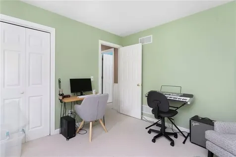 16 Taylor Lane Warwick RI 02886