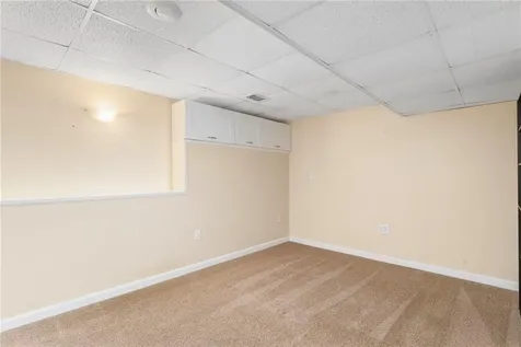 16 Taylor Lane Warwick RI 02886