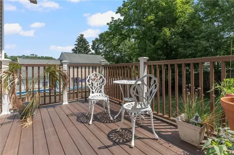 16 Taylor Lane Warwick RI 02886