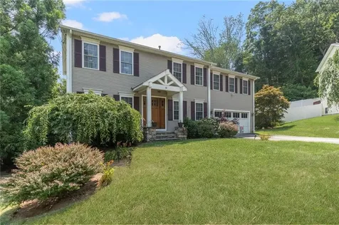 16 Taylor Lane Warwick RI 02886