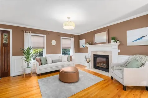 16 Taylor Lane Warwick RI 02886