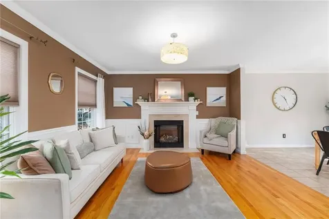 16 Taylor Lane Warwick RI 02886