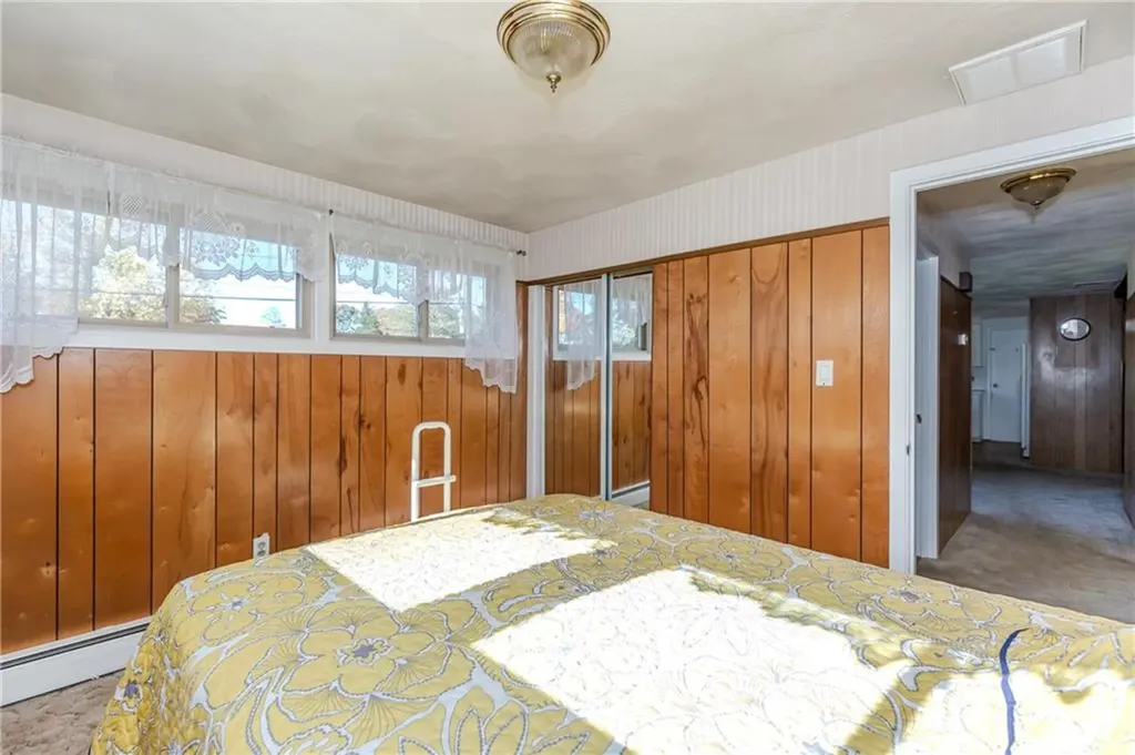 242 Dodge Street Warwick RI 02886