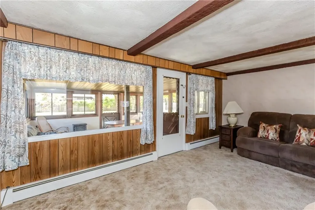 242 Dodge Street Warwick RI 02886