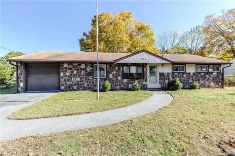 242 Dodge Street Warwick RI 02886