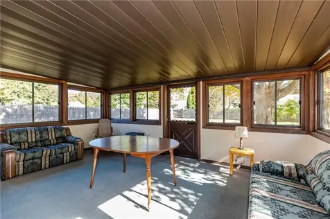 242 Dodge Street Warwick RI 02886