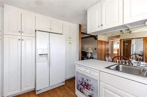 242 Dodge Street Warwick RI 02886