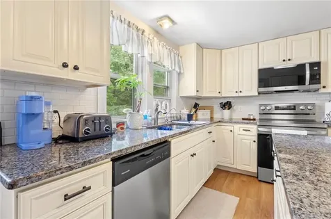 28 Crowell Street Cumberland RI 02864