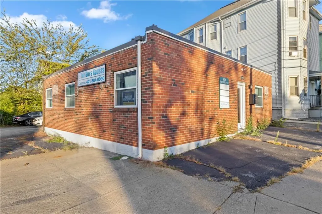 404 Smithfield Avenue Pawtucket RI 02860