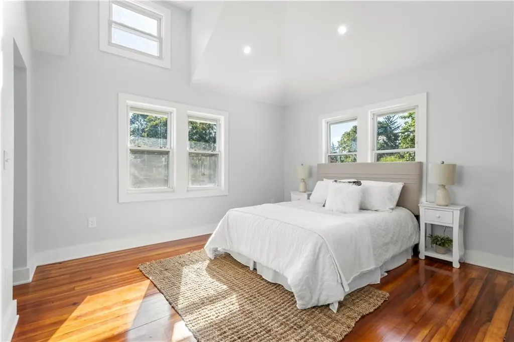 28 Manchester Street Warwick RI 02888