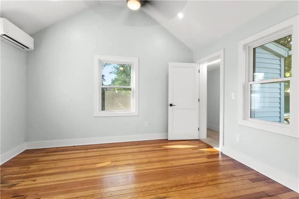 28 Manchester Street Warwick RI 02888