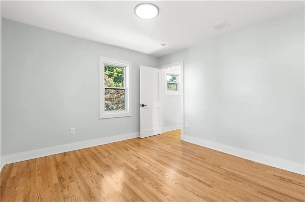 28 Manchester Street Warwick RI 02888