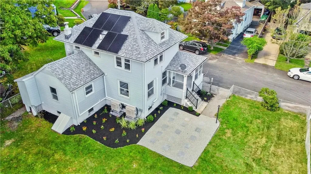 28 Manchester Street Warwick RI 02888