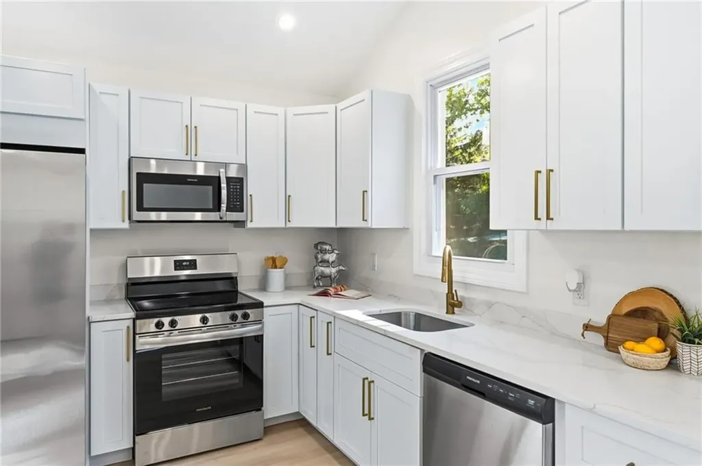 132 Greenville Road North Smithfield RI 02896