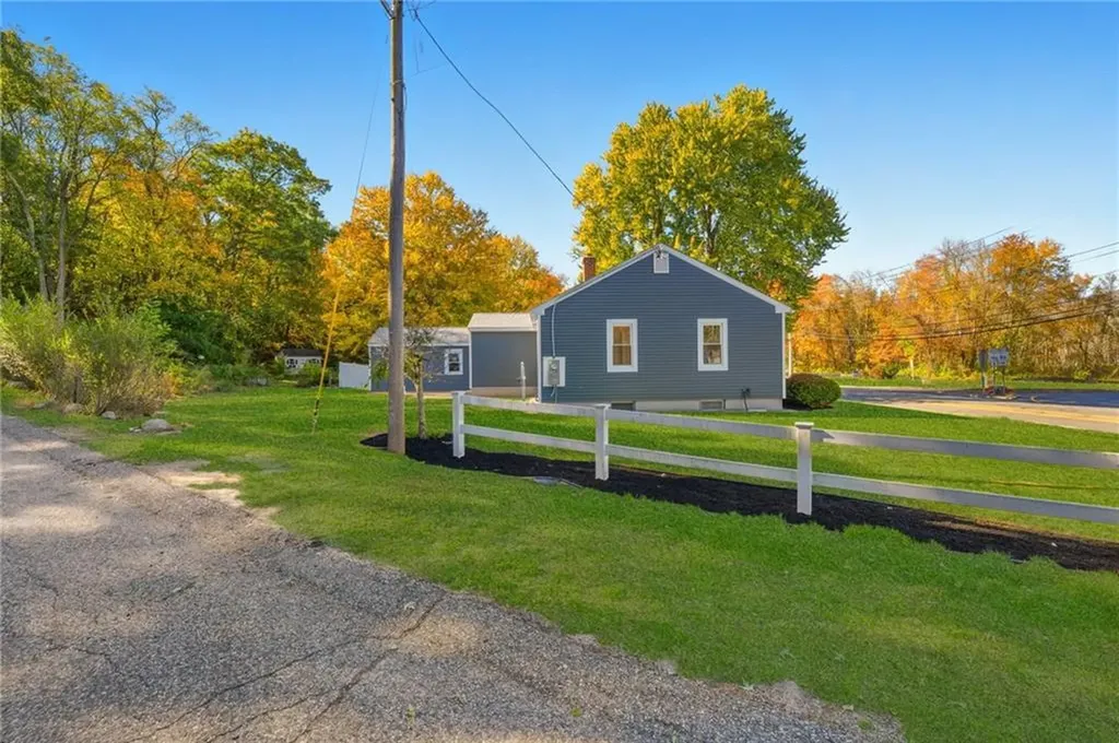 132 Greenville Road North Smithfield RI 02896