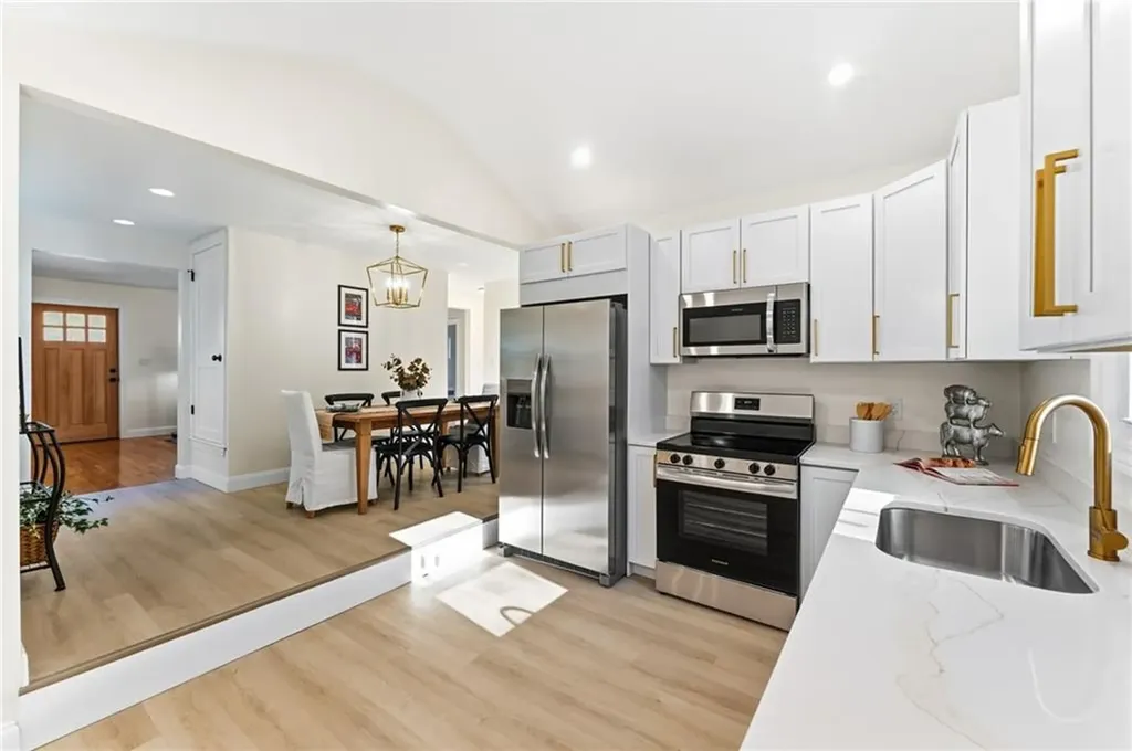 132 Greenville Road North Smithfield RI 02896