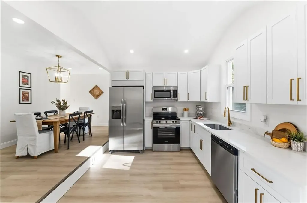 132 Greenville Road North Smithfield RI 02896