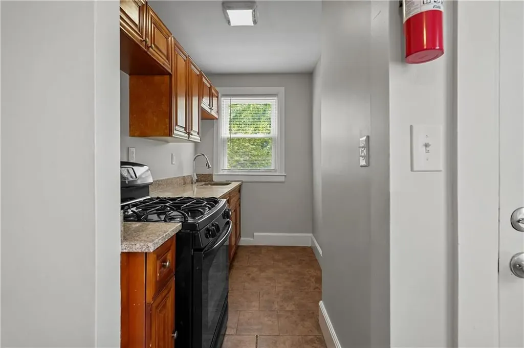 158 160 Newell Avenue Pawtucket RI 02860