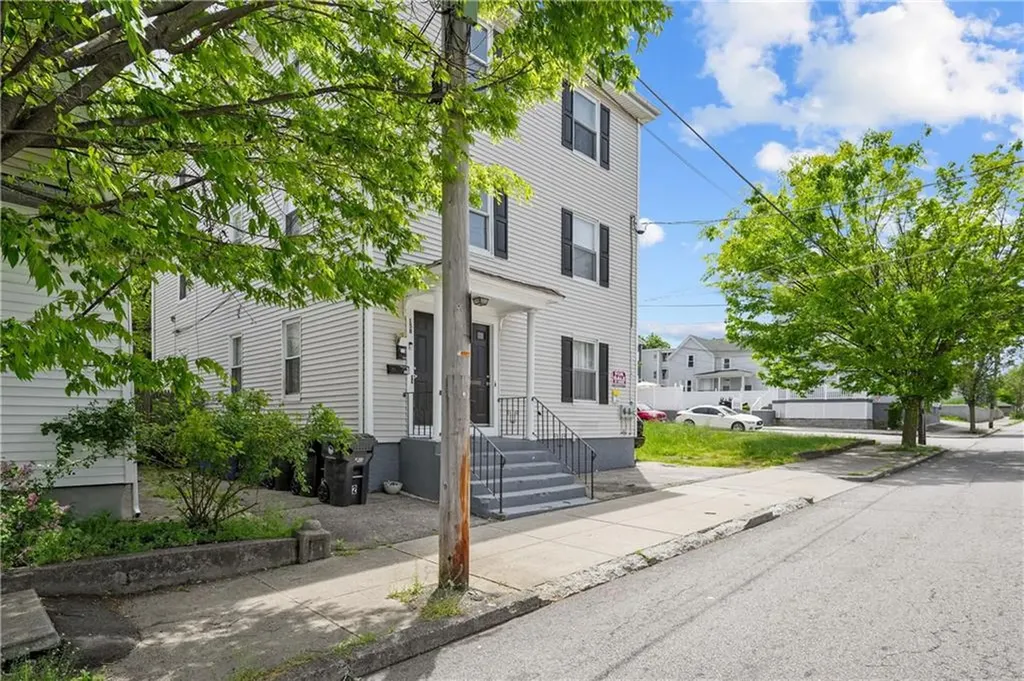 158 160 Newell Avenue Pawtucket RI 02860
