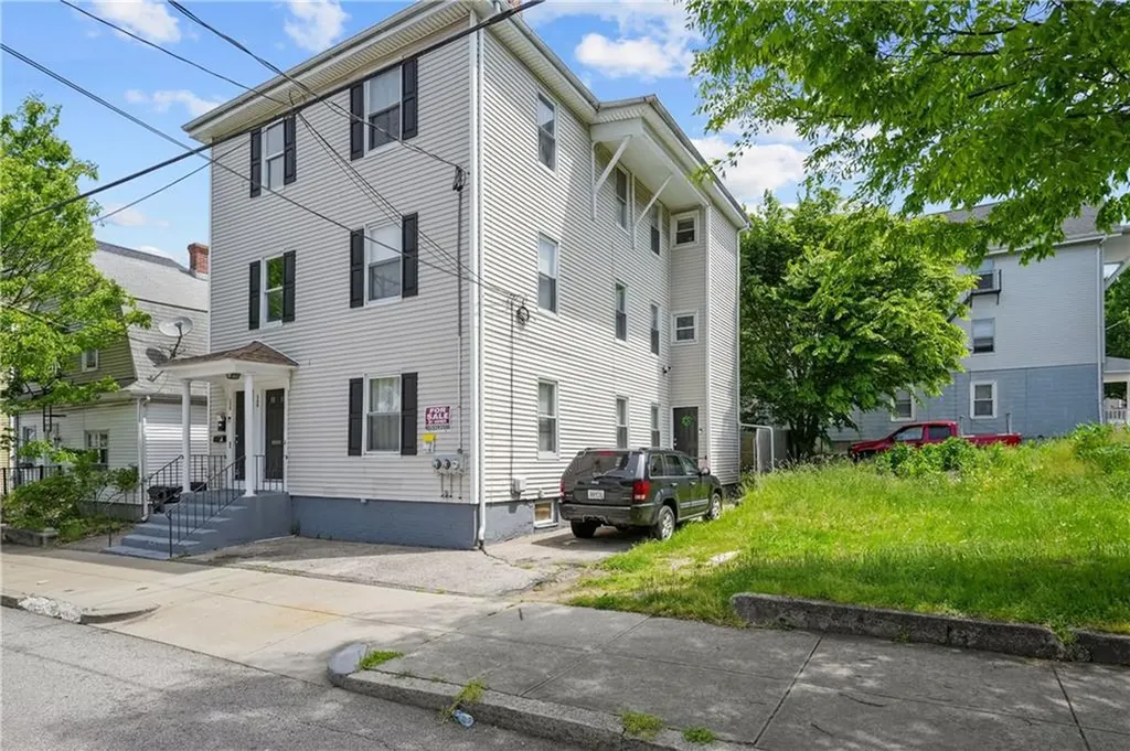 158 160 Newell Avenue Pawtucket RI 02860