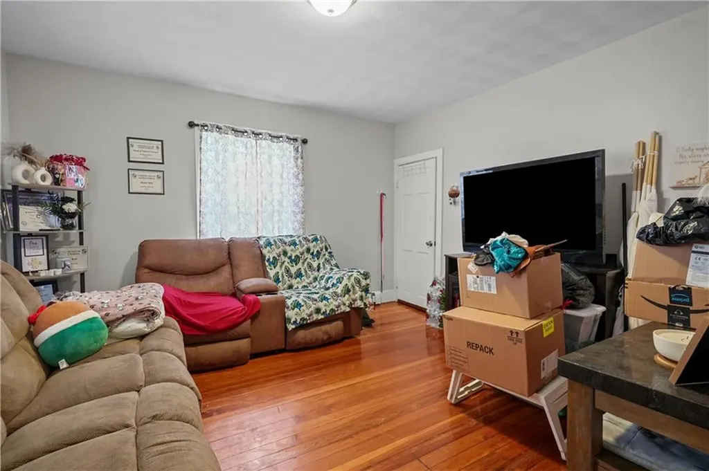 158 160 Newell Avenue Pawtucket RI 02860