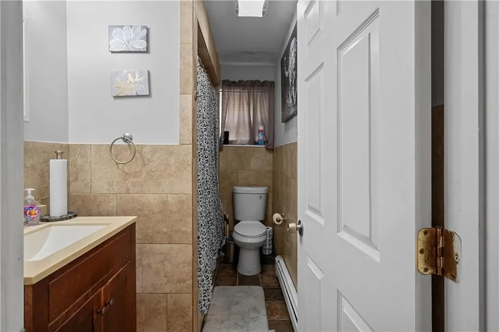 158 160 Newell Avenue Pawtucket RI 02860