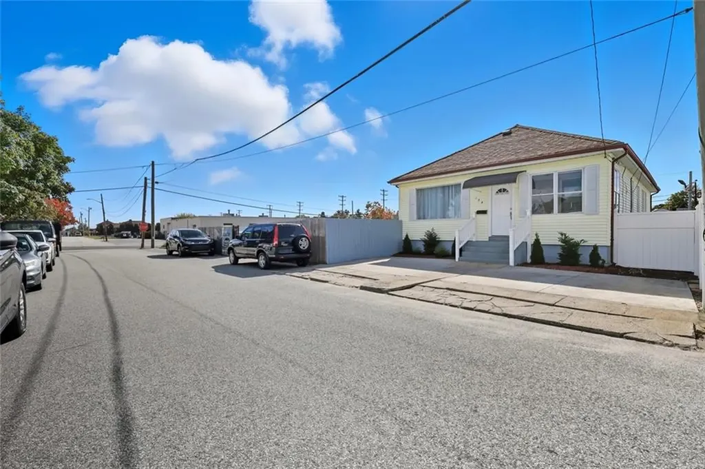 134 Flint Avenue Cranston RI 02910