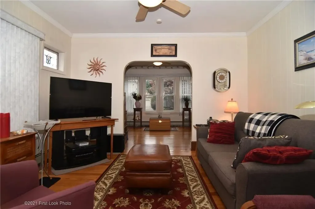 61 63 Warwick Street Woonsocket RI 02895
