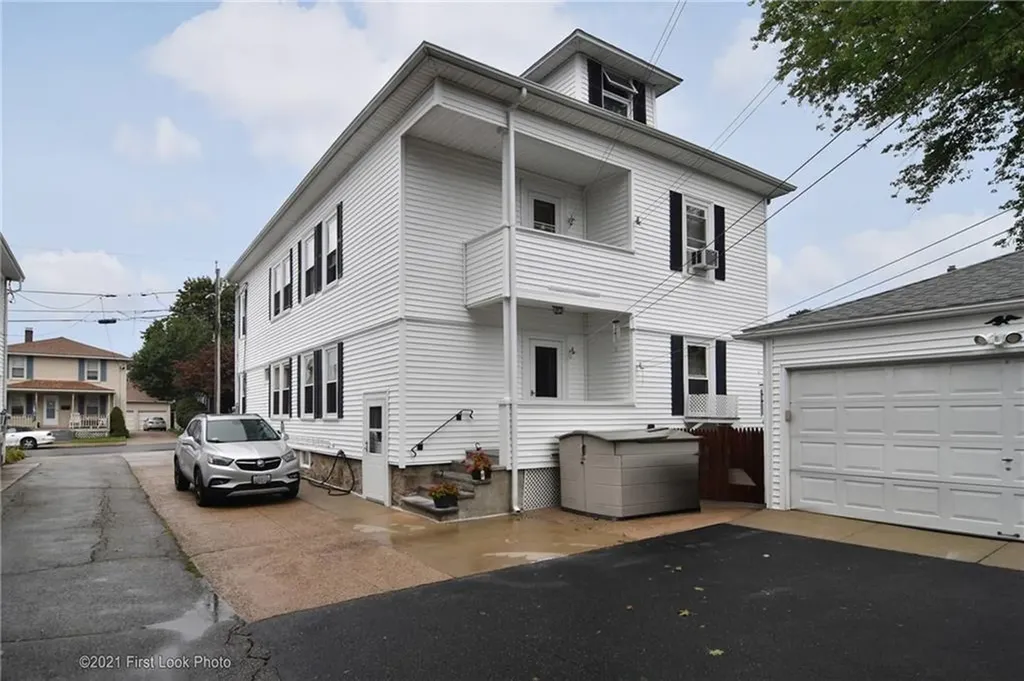 61 63 Warwick Street Woonsocket RI 02895