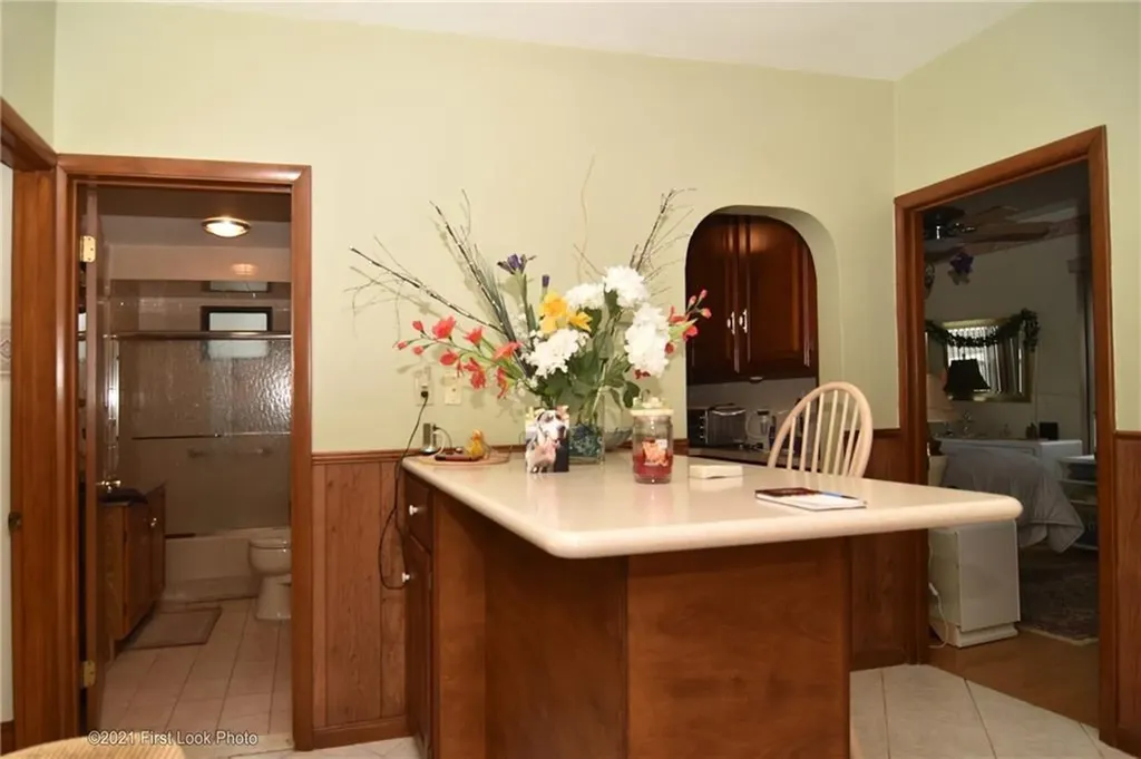 61 63 Warwick Street Woonsocket RI 02895