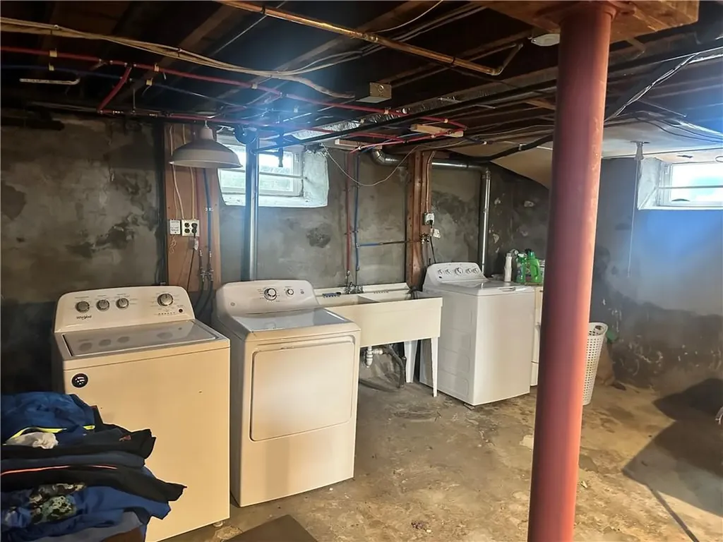 61 63 Warwick Street Woonsocket RI 02895