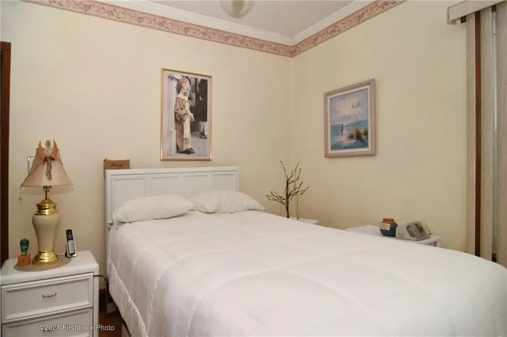 61 63 Warwick Street Woonsocket RI 02895