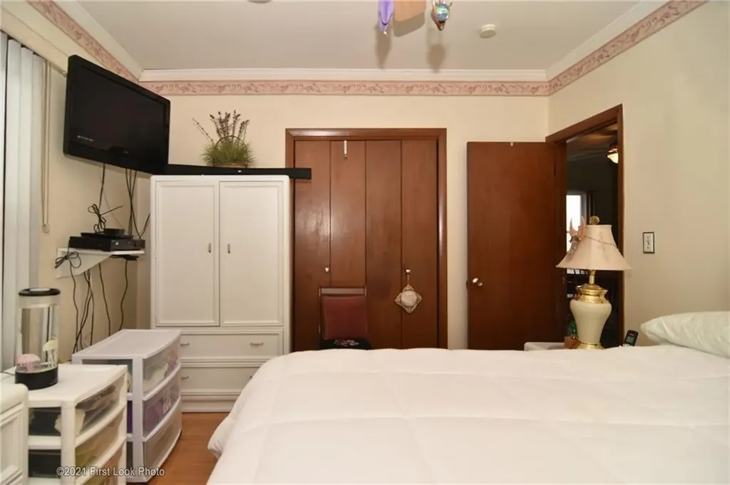 61 63 Warwick Street Woonsocket RI 02895