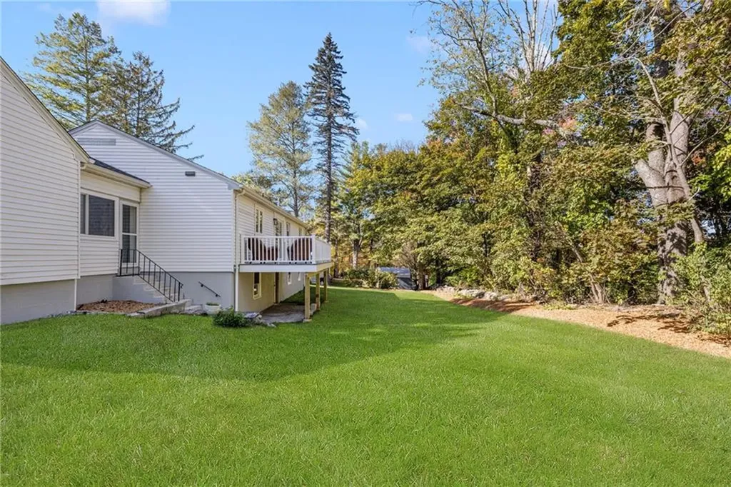 5 Pleasant View Circle Smithfield RI 02928