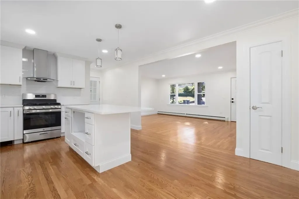 5 Pleasant View Circle Smithfield RI 02928