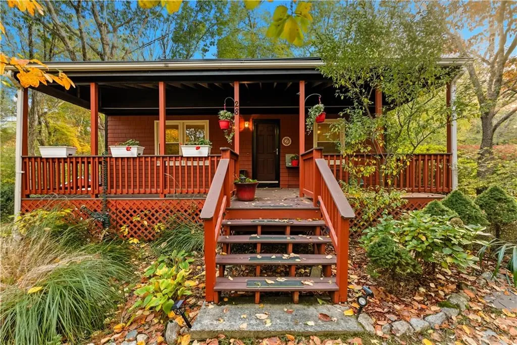 28 Tarbox Drive Exeter RI 02822