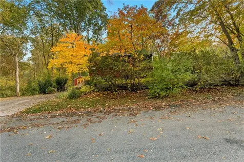 28 Tarbox Drive Exeter RI 02822