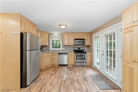 28 Tarbox Drive Exeter RI 02822